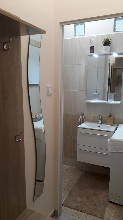 Világos, kellemes lakás, jó közlekedéssel Budapest Extérieur photo